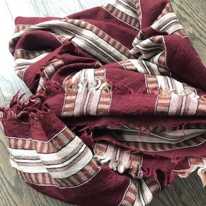Aritzia Wilfred 100% wool blanket scarf